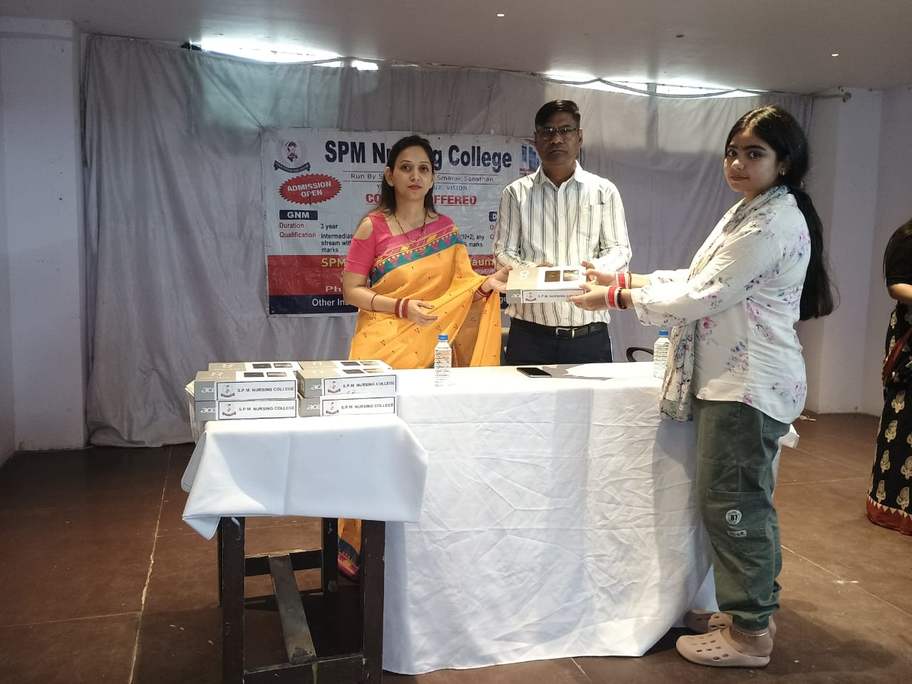 FREE TABLET DISTRIBUTION SCHEME UNDER UTTAR PRADESH GOVERNMENT